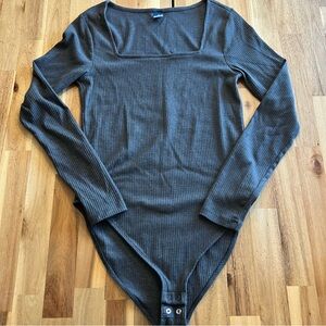 Old Navy Ribbed Long Sleeve Bodysuit size medium